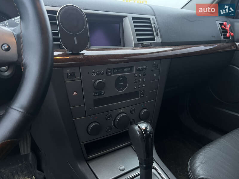 Седан Opel Vectra 2004 в Киеве