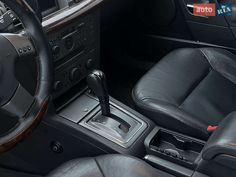 Седан Opel Vectra 2004 в Киеве