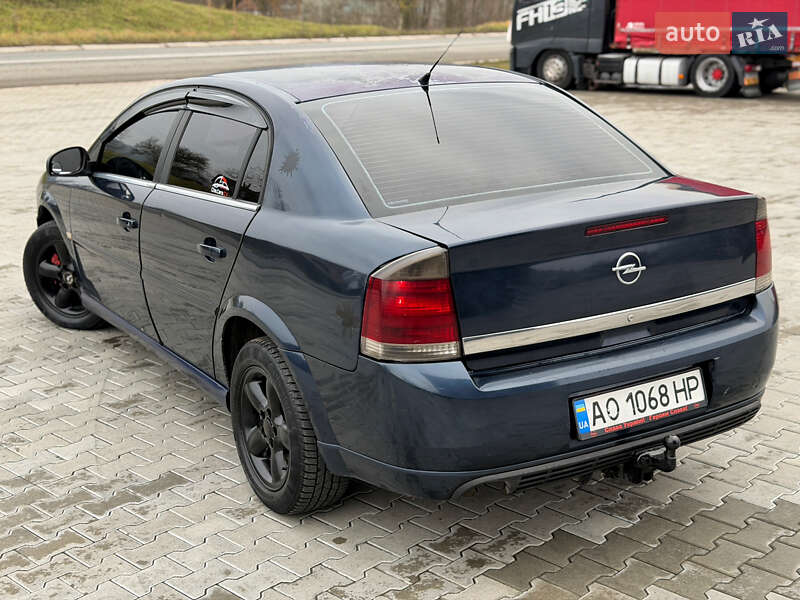 Седан Opel Vectra 2002 в Чернівцях