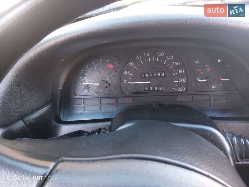 Седан Opel Vectra 1991 в Золочеві