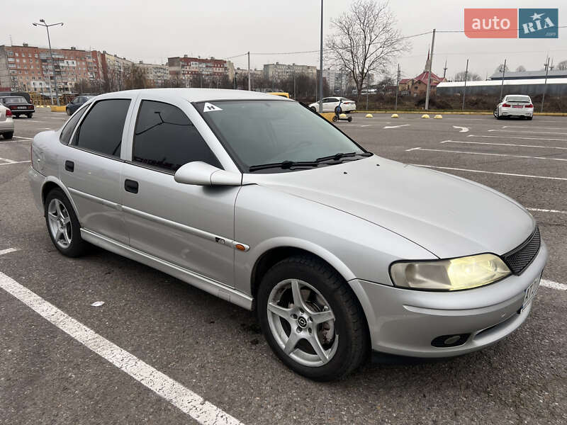 Седан Opel Vectra 2001 в Чернівцях