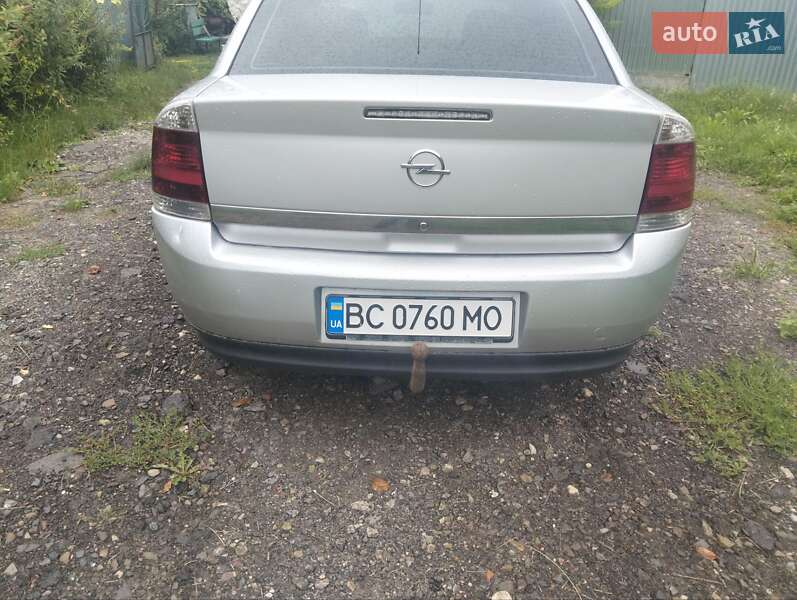 Седан Opel Vectra 2004 в Львове