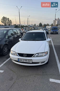 Универсал Opel Vectra 1998 в Коростене