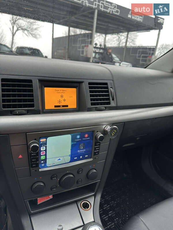 Седан Opel Vectra 2003 в Синельниково