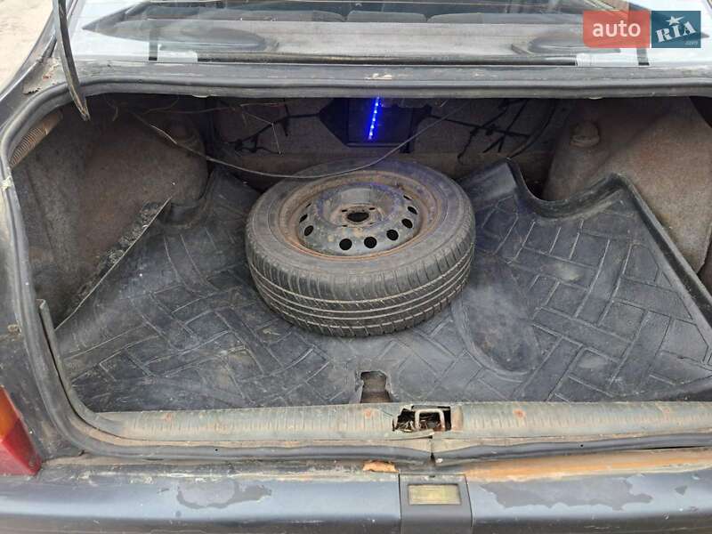 Седан Opel Vectra 1990 в Гадячі