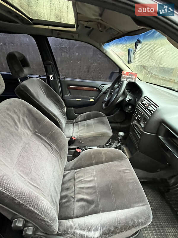 Ліфтбек Opel Vectra 1993 в Лубнах