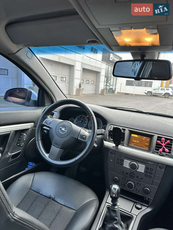 Лифтбек Opel Vectra 2007 в Виннице