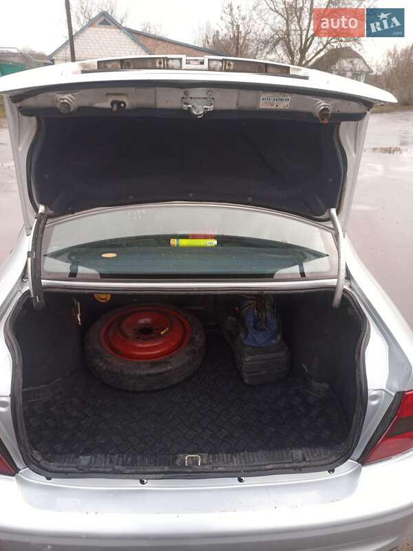 Седан Opel Vectra 2001 в Липовой Долине