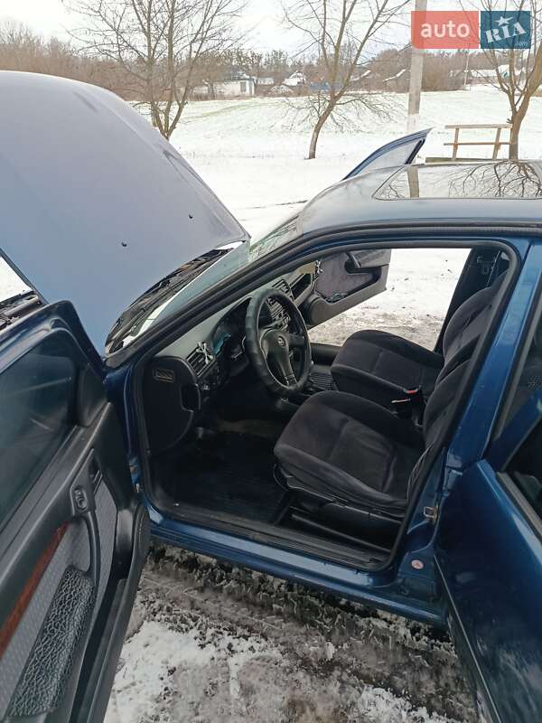 Седан Opel Vectra 1993 в Гадяче фото 6 Седан Opel Vectra 1993 в Гадяче
