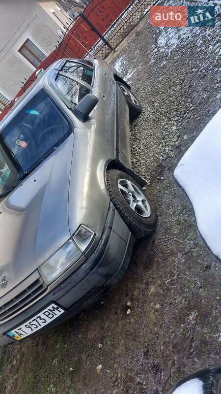 Седан Opel Vectra 1992 в Івано-Франківську
