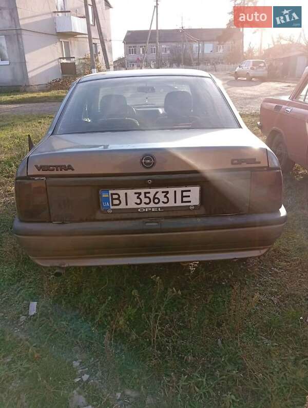 Седан Opel Vectra 1989 в Гадяче