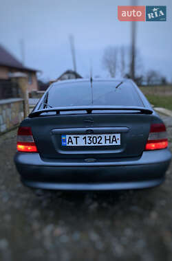 Ліфтбек Opel Vectra 1996 в Івано-Франківську