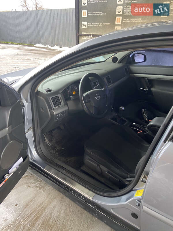 Седан Opel Vectra 2004 в Баштанке