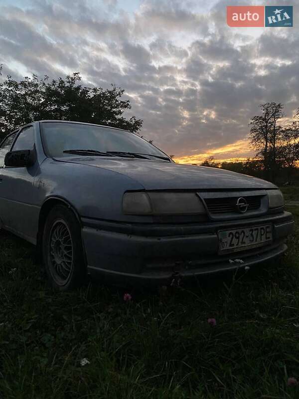 Седан Opel Vectra 1989 в Старой Жадовой фото Седан Opel Vectra 1989 в Старой Жадовой