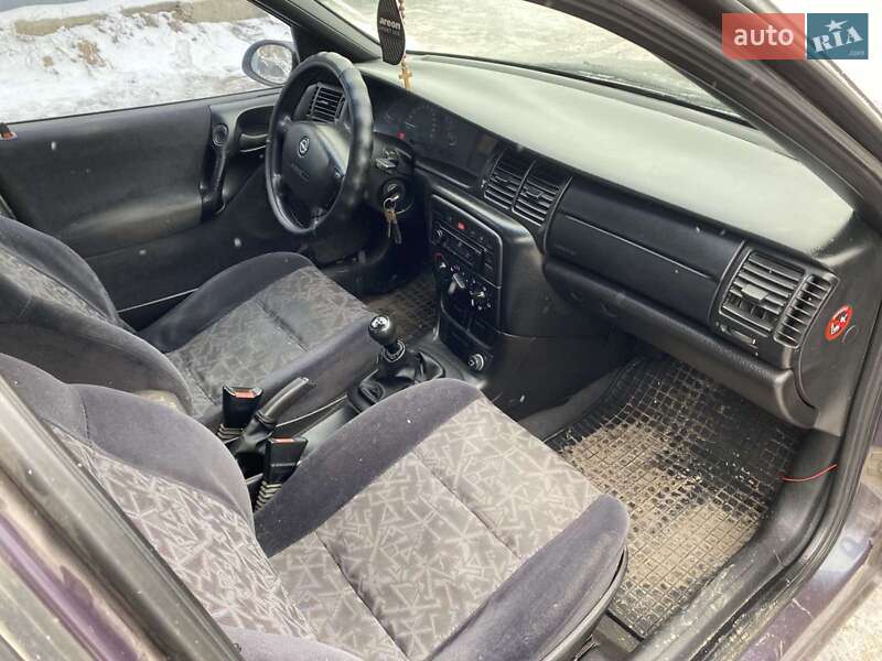 Седан Opel Vectra 1997 в Кременчуге фото 23 Седан Opel Vectra 1997 в Кременчуге