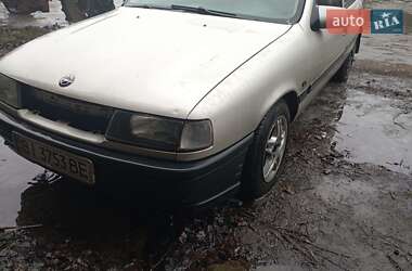 Лифтбек Opel Vectra 1995 в Хороле