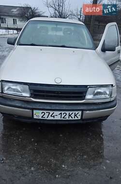 Седан Opel Vectra 1990 в Лубнах