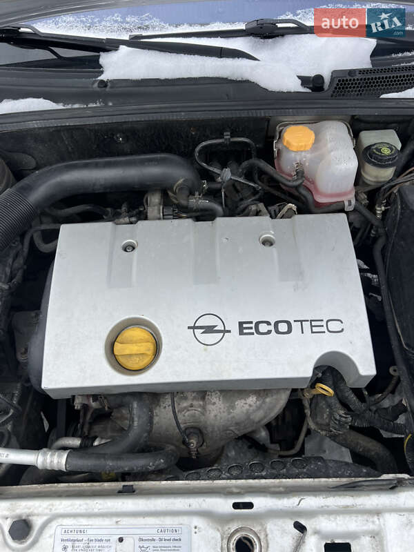 Лифтбек Opel Vectra 2003 в Киеве