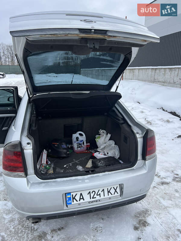 Лифтбек Opel Vectra 2003 в Киеве