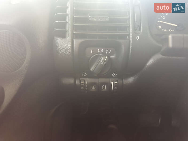 Седан Opel Vectra 1996 в Дрогобыче