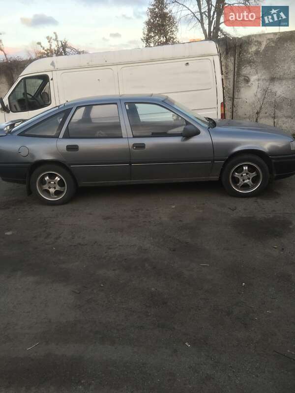Седан Opel Vectra 1990 в Киеве фото 3 Седан Opel Vectra 1990 в Киеве