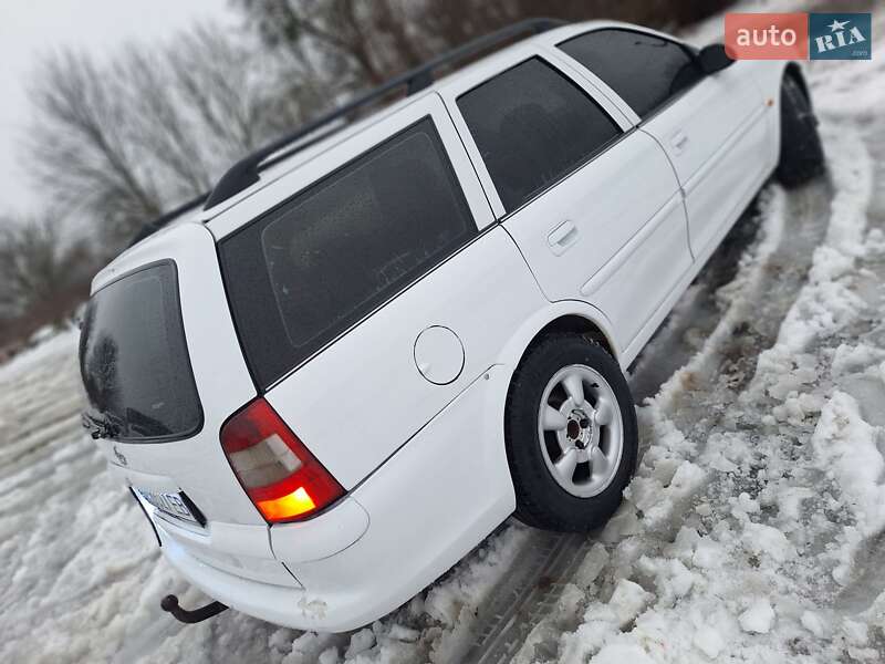 Универсал Opel Vectra 1998 в Черновцах