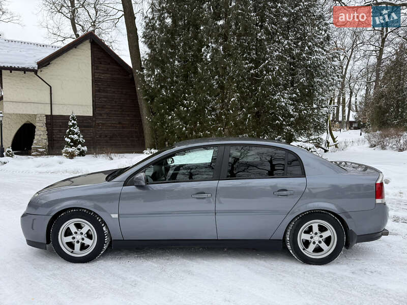 Седан Opel Vectra 2005 в Львове