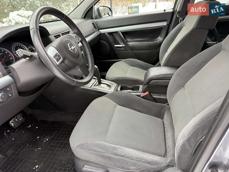 Седан Opel Vectra 2005 в Львове