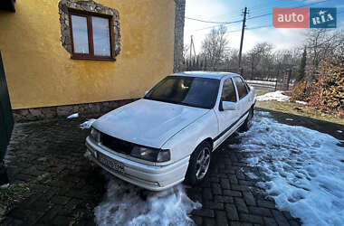 Седан Opel Vectra 1990 в Мостиській