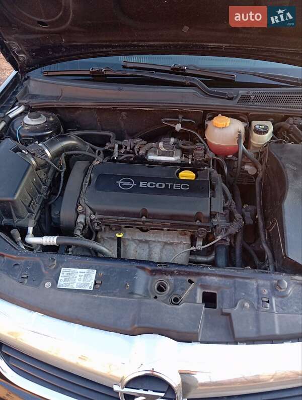 Седан Opel Vectra 2006 в Остроге