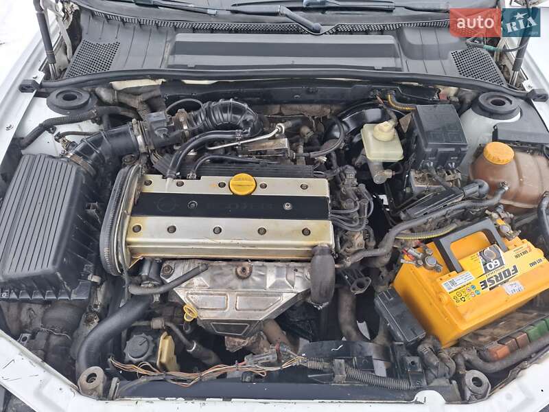Седан Opel Vectra 1998 в Немирові