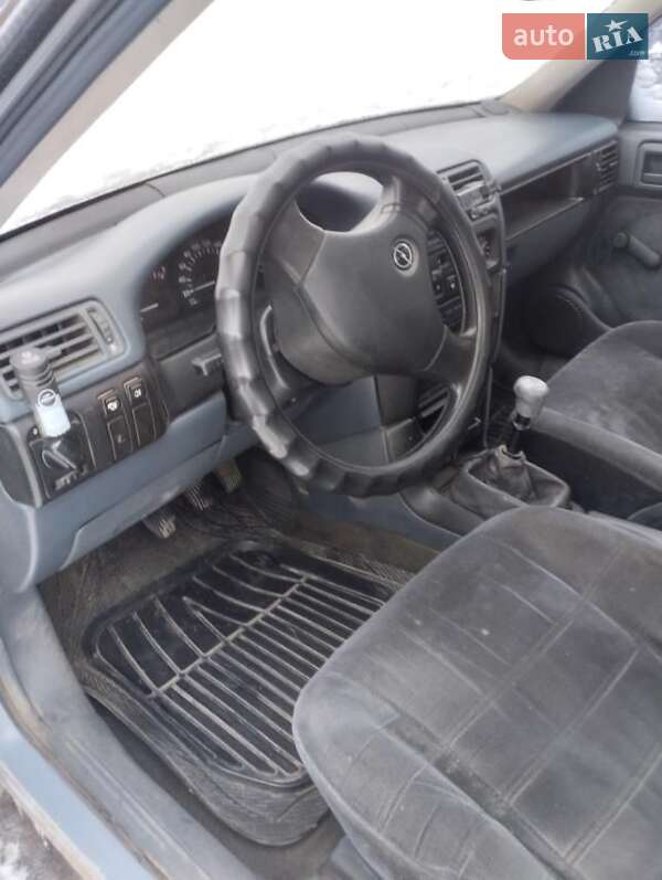 Седан Opel Vectra 1989 в Жмеринке фото 4 Седан Opel Vectra 1989 в Жмеринке