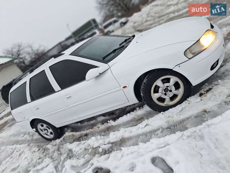Универсал Opel Vectra 1998 в Черновцах