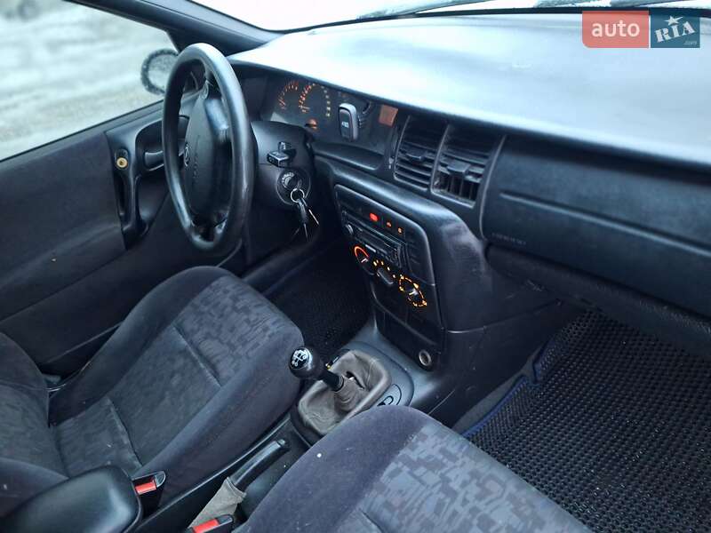 Универсал Opel Vectra 1998 в Черновцах