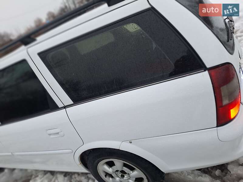 Универсал Opel Vectra 1998 в Черновцах