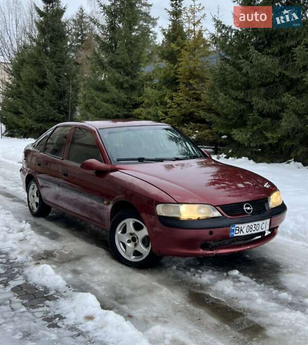 Лифтбек Opel Vectra 1997 в Пустомытах