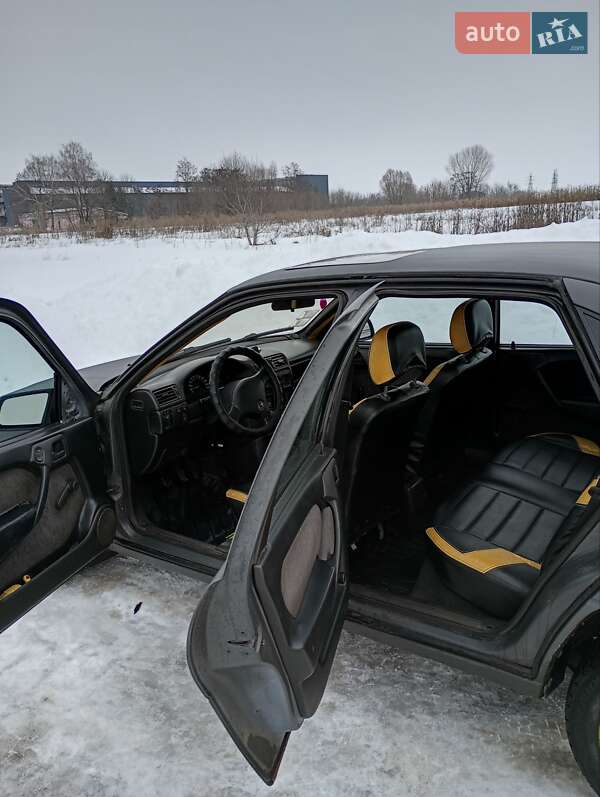 Седан Opel Vectra 1989 в Бахмачі