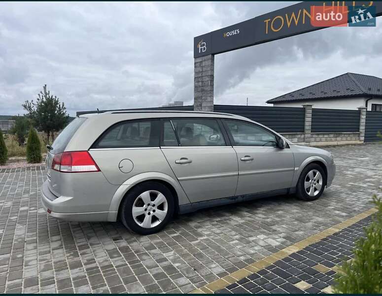 Универсал Opel Vectra 2005 в Вараше