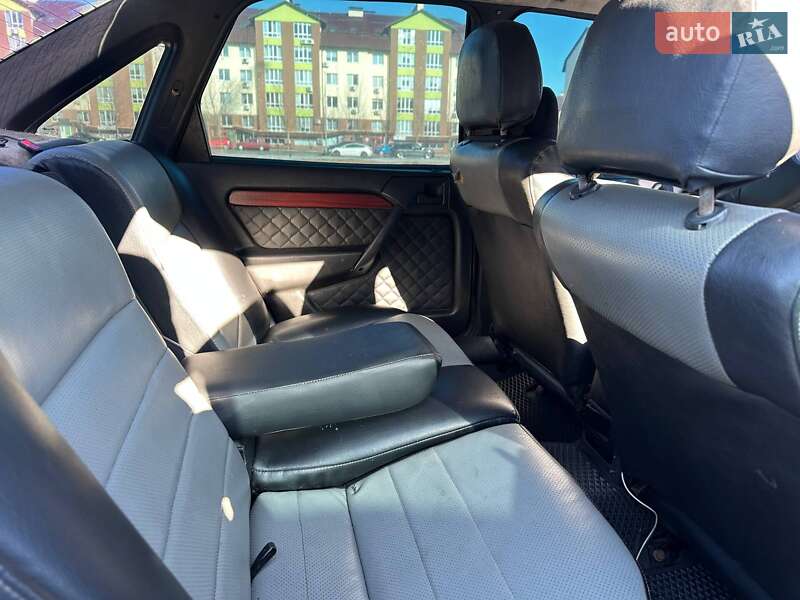 Седан Opel Vectra 1990 в Киеве