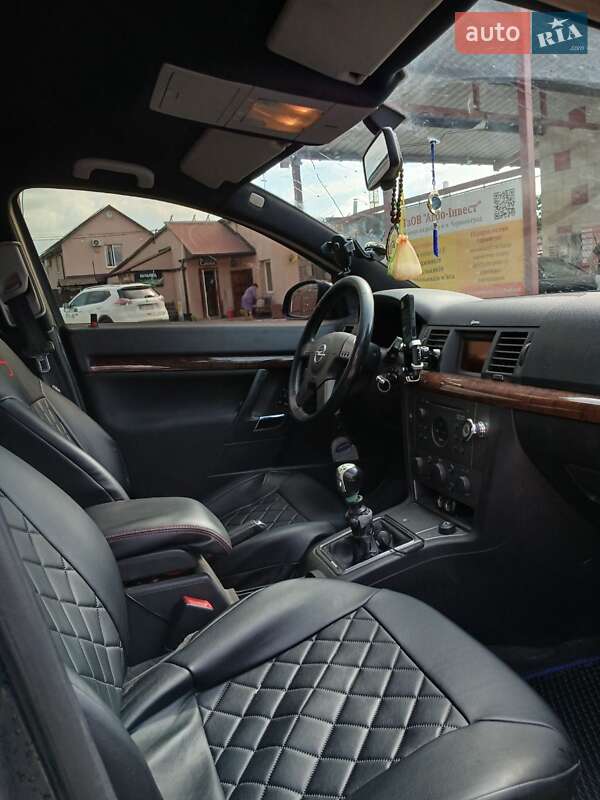 Седан Opel Vectra 2004 в Сокале