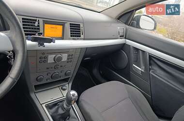 Седан Opel Vectra 2005 в Івано-Франківську