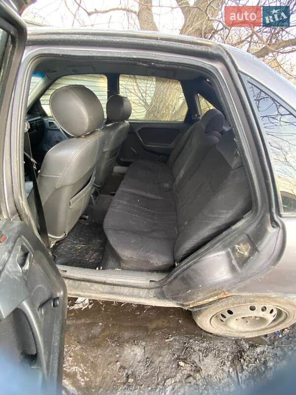 Седан Opel Vectra 1992 в Краматорську фото 3 Седан Opel Vectra 1992 в Краматорську