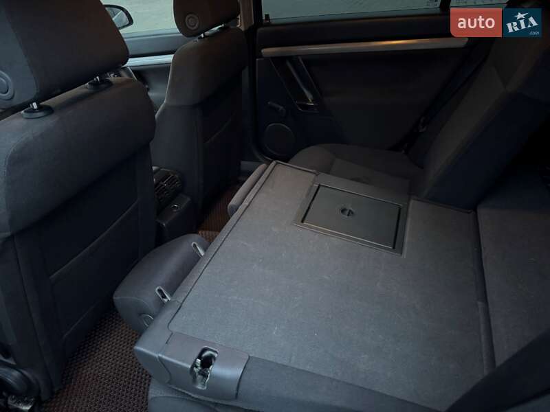 Универсал Opel Vectra 2006 в Черновцах