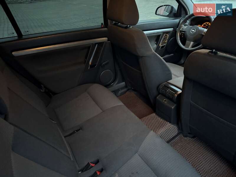 Универсал Opel Vectra 2006 в Черновцах