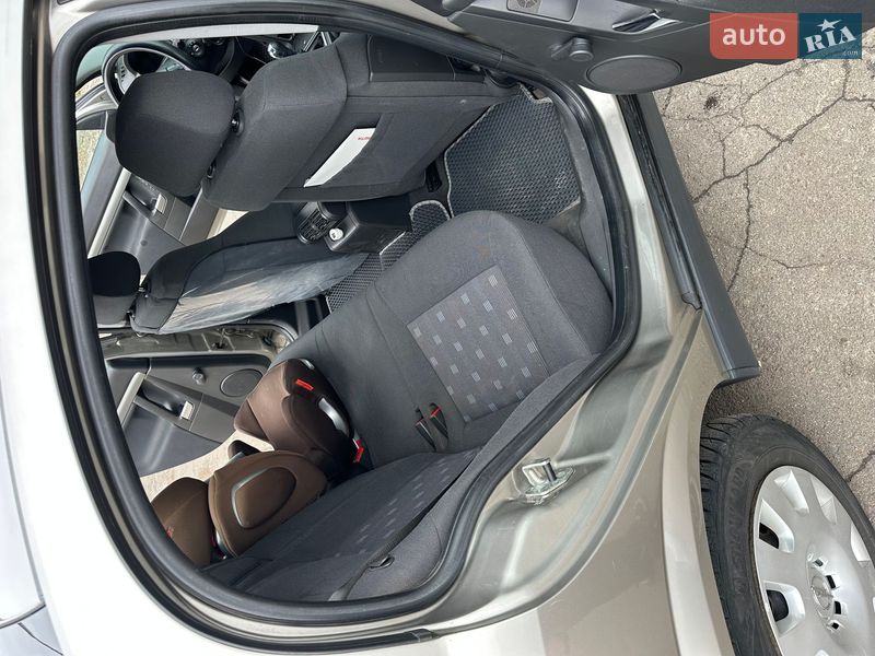 Седан Opel Vectra 2002 в Києві