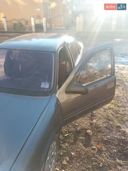 Седан Opel Vectra 1989 в Самборе