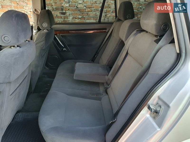 Универсал Opel Vectra 2004 в Стрые