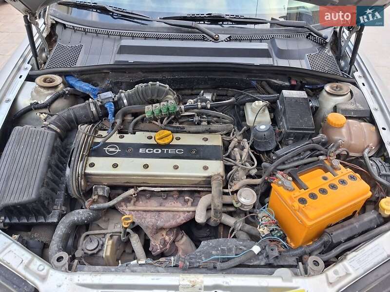 Седан Opel Vectra 1996 в Днепре