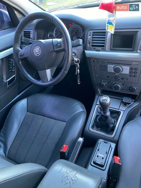 Лифтбек Opel Vectra 2008 в Дрогобыче