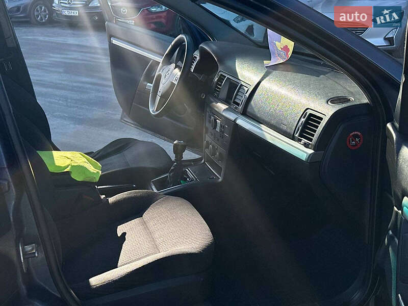 Седан Opel Vectra 2007 в Львове